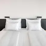 Vienna House By Wyndham Martinspark 4*
