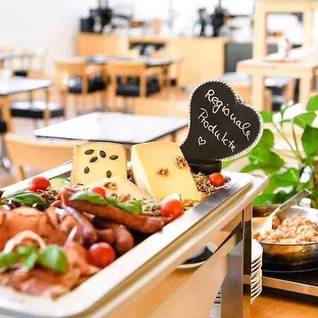 Vienna House By Wyndham Martinspark 4*