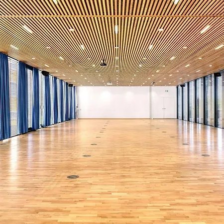 Vienna House By Wyndham Martinspark 4*