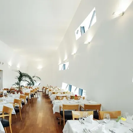 Vienna House By Wyndham Martinspark Hotel