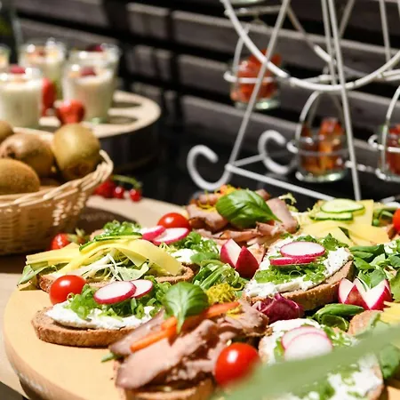 Vienna House By Wyndham Martinspark 4*