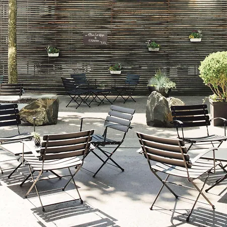 Vienna House By Wyndham Martinspark Szálloda 4*