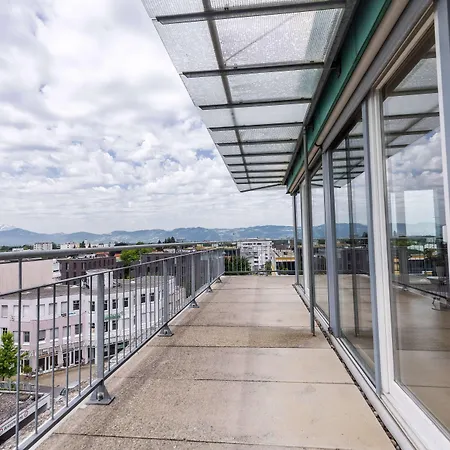 Hotel Vienna House By Wyndham Martinspark 4*