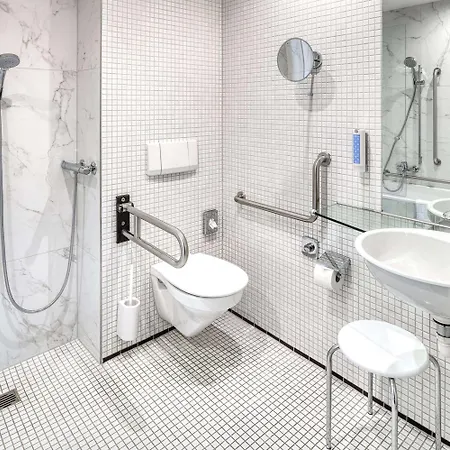 Vienna House By Wyndham Martinspark 4*