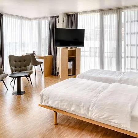 Hotel Vienna House By Wyndham Martinspark 4*