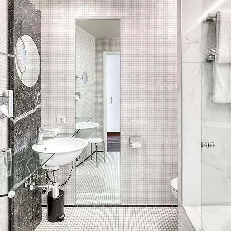 Vienna House By Wyndham Martinspark Hotel 4*
