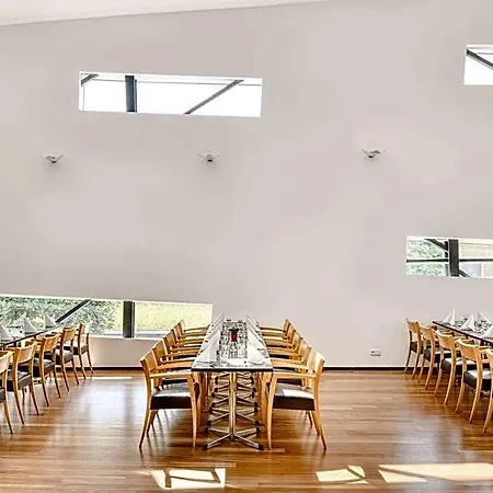 Vienna House By Wyndham Martinspark ホテル