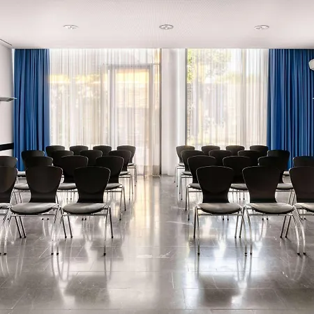 Vienna House By Wyndham Martinspark Hotel